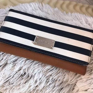 Nine West wallet